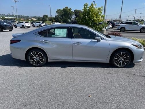 2025 Lexus ES 350 Base