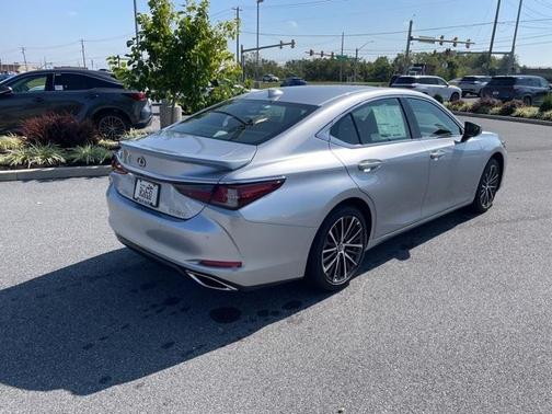 2025 Lexus ES 350 Base