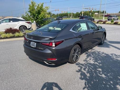 2025 Lexus ES 350 Base
