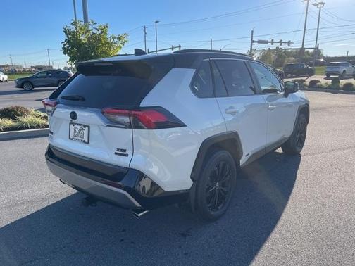 2022 Toyota RAV4 Hybrid SE