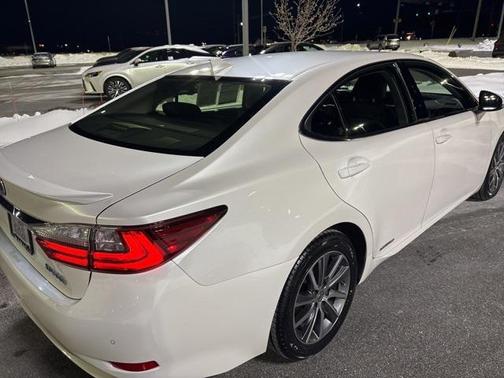 2017 Lexus ES 300h Base