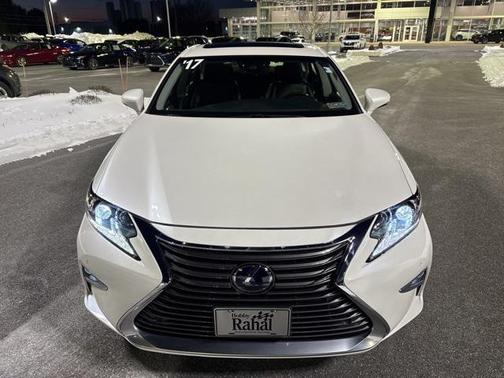 2017 Lexus ES 300h Base