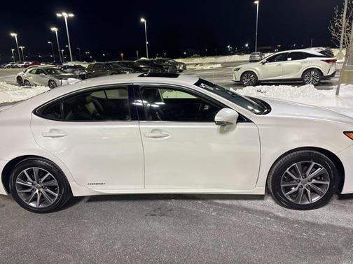 2017 Lexus ES 300h Base