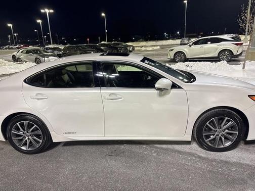 2017 Lexus ES 300h Base