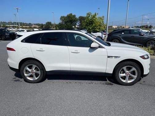 2018 Jaguar F-PACE 25t Premium