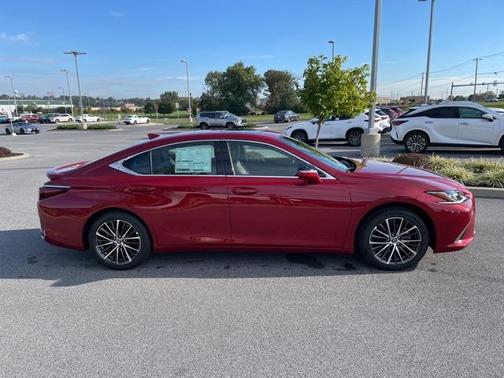 2025 Lexus ES 300h Base