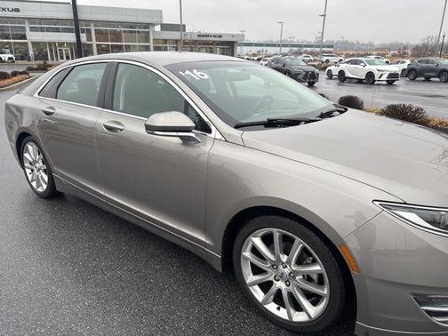 2016 Lincoln MKZ Base