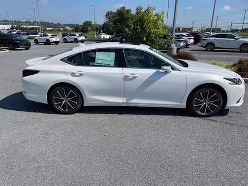2025 Lexus ES 350 Base