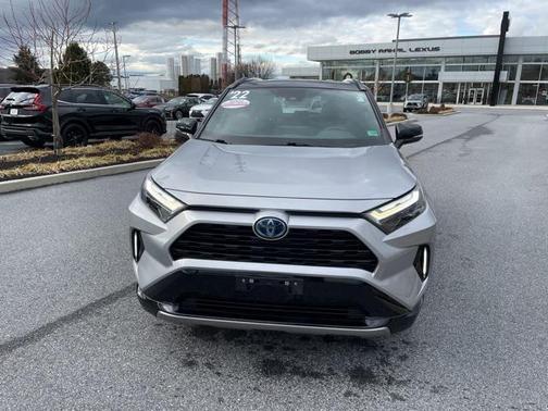 2022 Toyota RAV4 Hybrid SE