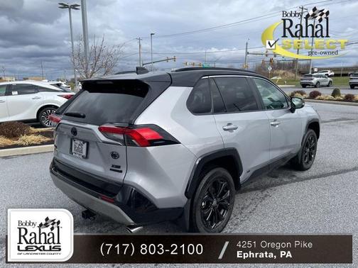 2022 Toyota RAV4 Hybrid SE