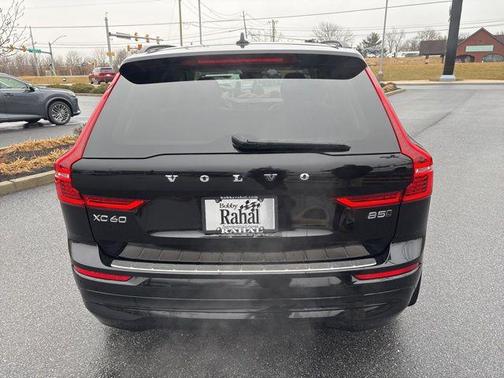 2022 Volvo XC60 B5 Momentum