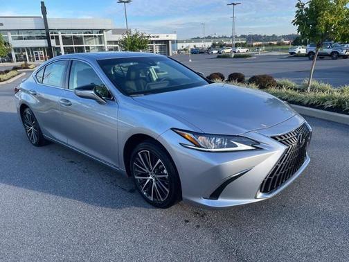 2025 Lexus ES 300h Base