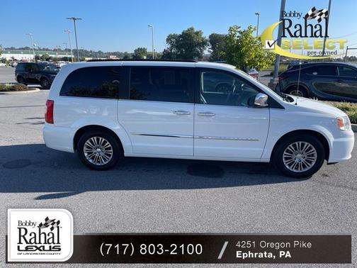 2016 Chrysler Town & Country Touring-L