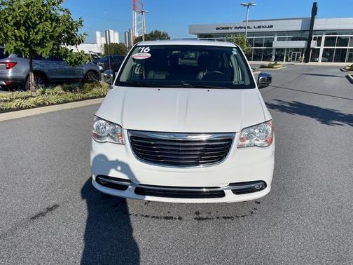 2016 Chrysler Town & Country Touring-L