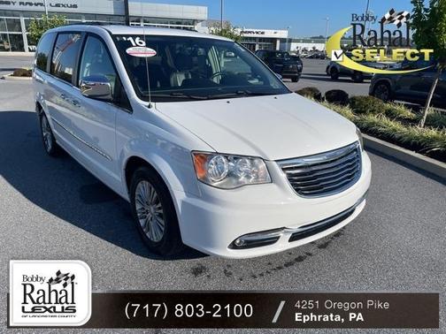 2016 Chrysler Town & Country Touring-L