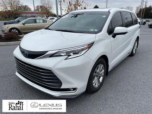 2022 Toyota Sienna Platinum