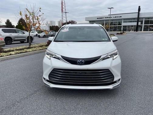 2022 Toyota Sienna Platinum