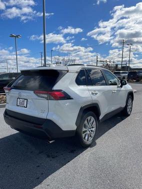 2021 Toyota RAV4 XLE Premium