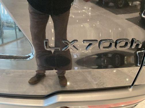 2026 Lexus LX 700h Luxury
