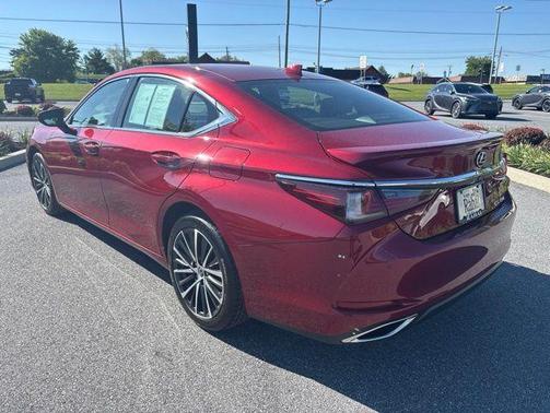 Matador Red Mica 2022 Lexus ES 350 Base