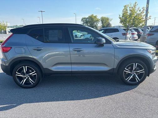 Osmium Grey Metallic 2019 Volvo XC40 T5 R-Design