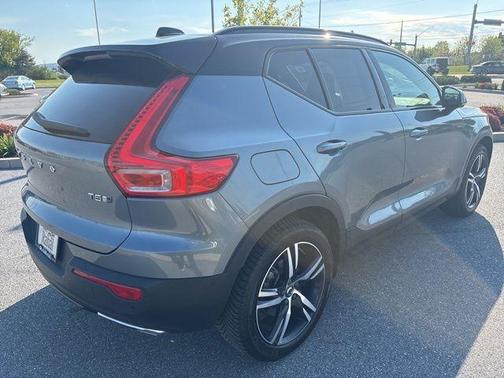 Osmium Grey Metallic 2019 Volvo XC40 T5 R-Design