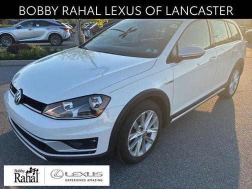 Pure White 2017 Volkswagen Golf Alltrack TSI S