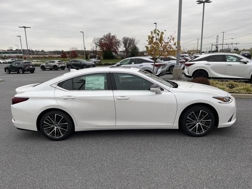 2025 Lexus ES 350 Base