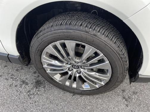 2024 Toyota Venza XLE