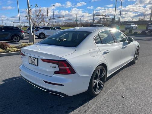 2019 Volvo S60 Hybrid T5