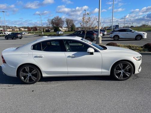 2019 Volvo S60 Hybrid T5