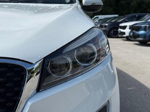 Snow White Pearl 2017 Kia Sorento LX