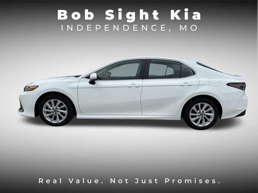 Ice Cap 2024 Toyota Camry LE