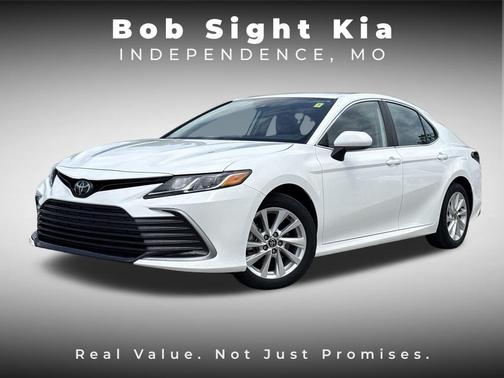 Ice Cap 2024 Toyota Camry LE