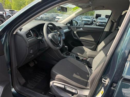 Silk Blue Metallic 2018 Volkswagen Tiguan 2.0T S