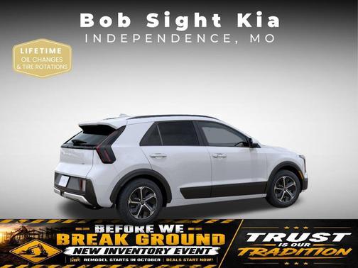 Snow White Pearl 2027 Kia Niro EX