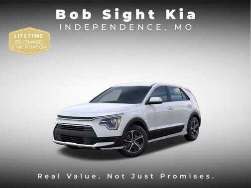 Snow White Pearl 2026 Kia Niro LX