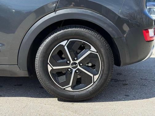 2023 Kia Niro EX