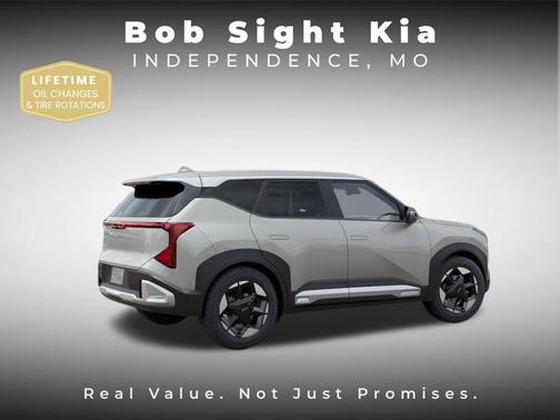 Ivory 2027 Kia Seltos S