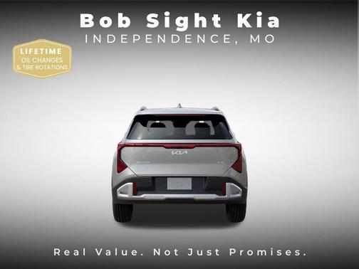 Ivory 2027 Kia Seltos EX