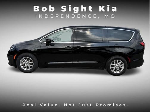 Diamond Black Crystal Pearlcoat 2024 Chrysler Pacifica Touring L