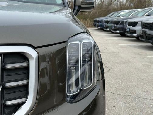 Dark Moss 2023 Kia Telluride SX
