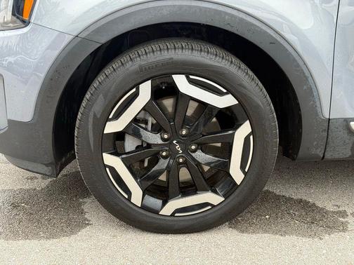 Everlasting Silver 2025 Kia Telluride S