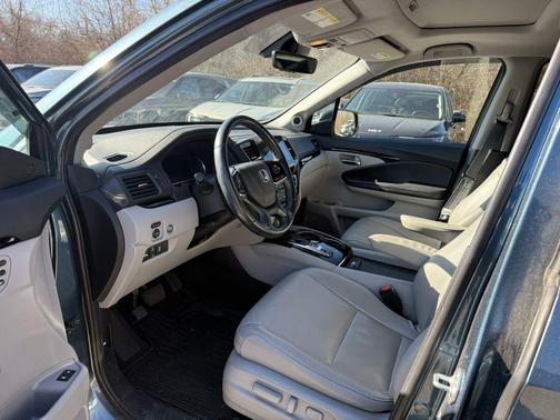 2021 Honda Pilot Touring 8-Passenger