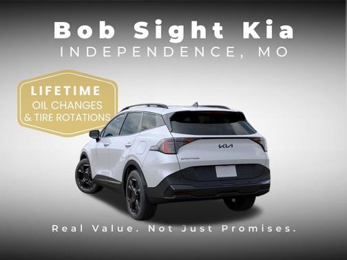 Glacial White Pearl 2026 Kia Sportage X-Line