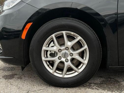 2025 Chrysler Pacifica L