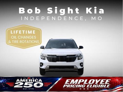 Clear White/Black Roof 2026 Kia Seltos S