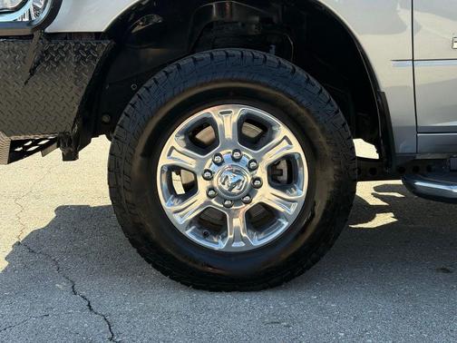 Billet Silver Metallic Clearcoat 2023 RAM 2500 Big Horn Crew Cab 4x4 6'4' Box