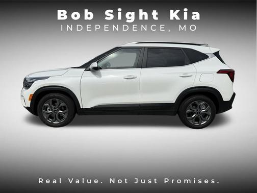 Snow White Pearl 2024 Kia Seltos S