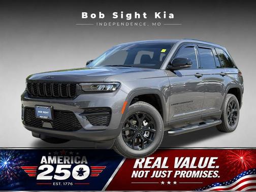 Baltic Gray Metallic Clearcoat 2025 Jeep Grand Cherokee Altitude